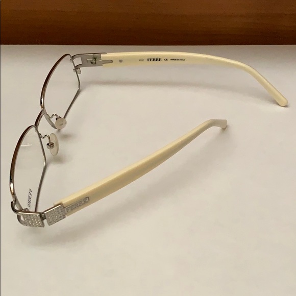 New Ferre by Gianfranco Eyeglasses - Picture 5 of 8